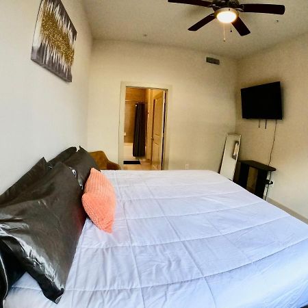 5 Mins To Med Center, Comfy King Beds, Wifi,Gym,Pool Apartment Houston Exterior photo