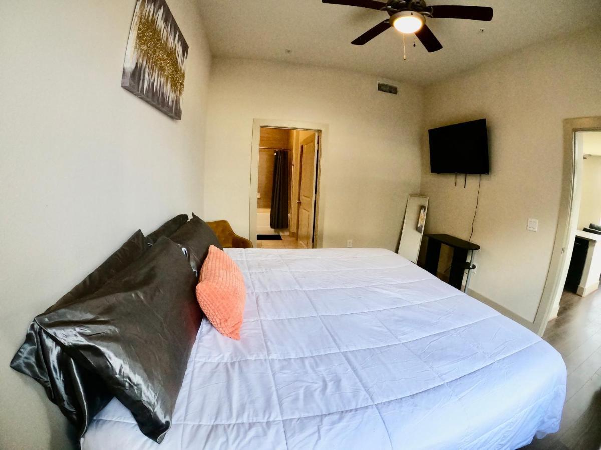 5 Mins To Med Center, Comfy King Beds, Wifi,Gym,Pool Apartment Houston Exterior photo